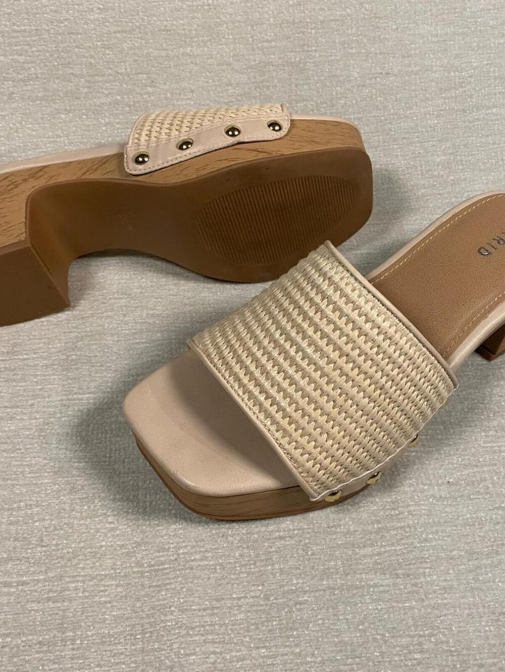 Torrid Beige Woven Chunky Wedges 9W Woodgrain Wood Block Weave Vegan Leather